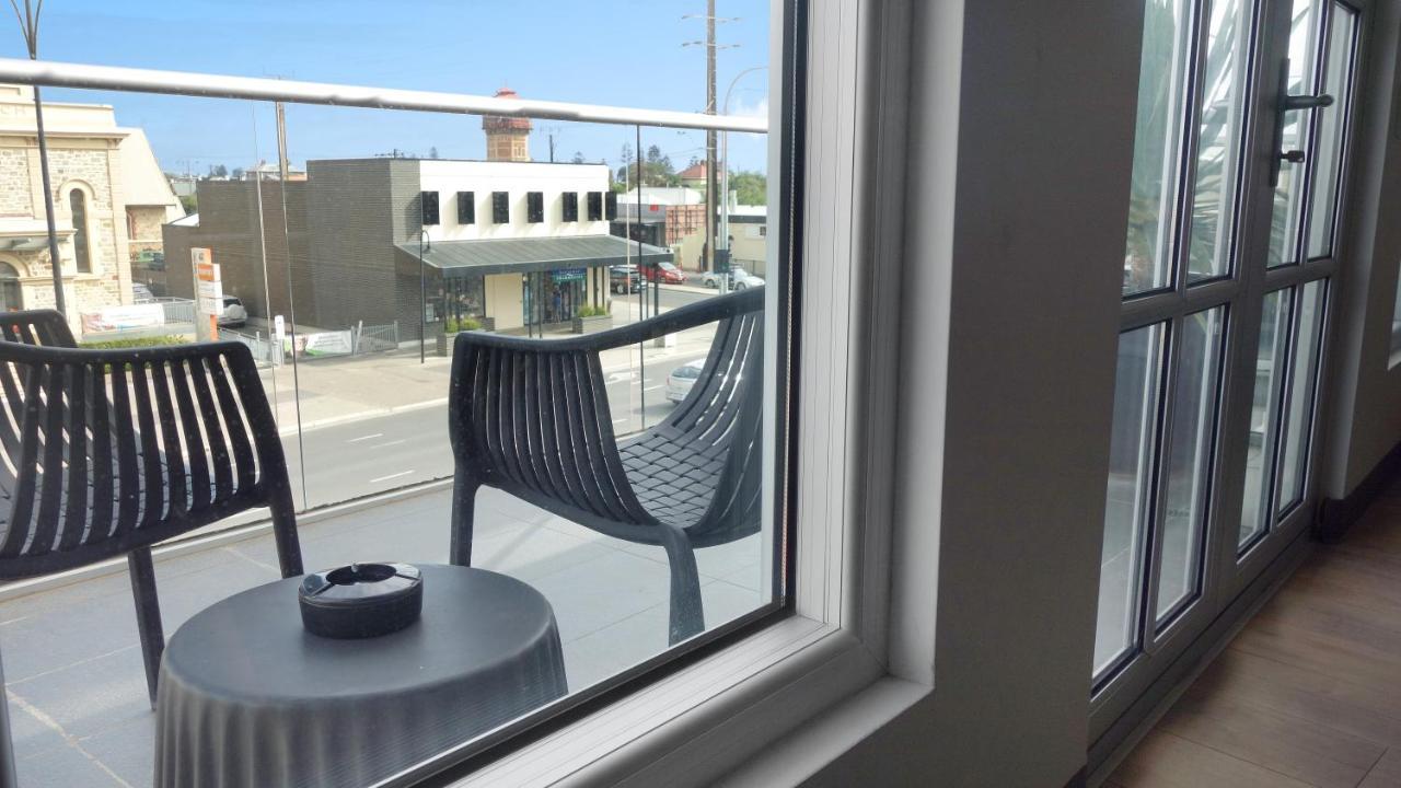 Semaphore Splash Apartments Port Adelaide Dış mekan fotoğraf